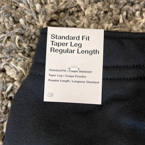 New NIKE Sportswear Standard Fit Tapered Leg Club Fleece Joggers - Picture 13 of 16